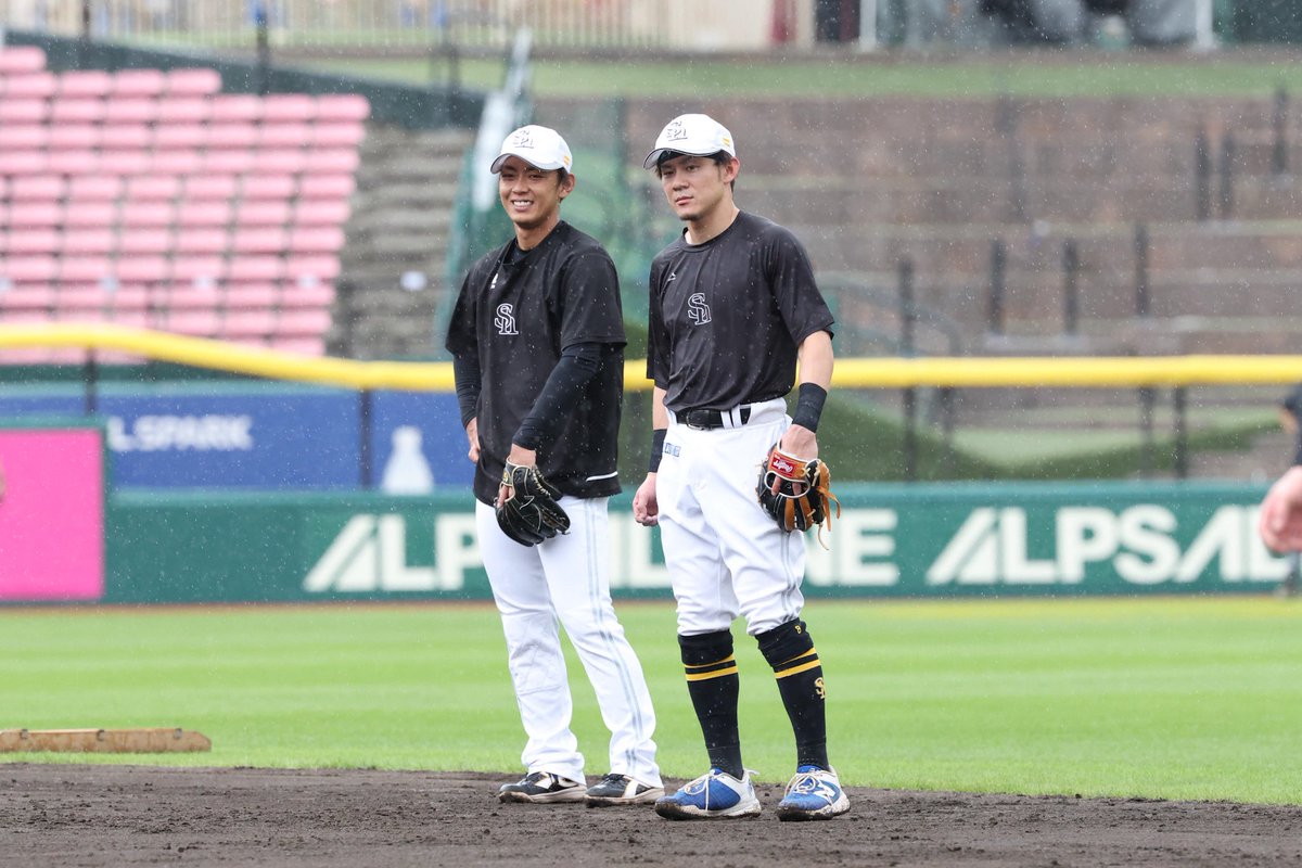 takafullc2's tweet photo. 【スタメン】
7月31日vs楽天（楽天モバイル最強パーク）

1一 正木智也
2中 周東佑京
3指 近藤健介
4三 栗原陵矢
5左 柳田悠岐
6二 牧原大成
7遊 川瀬晃
8右 谷川原健太
9捕 渡邉陸
投 上茶谷大河

#sbhawks #鷹フル https://t.co/rMnlQh1BZn