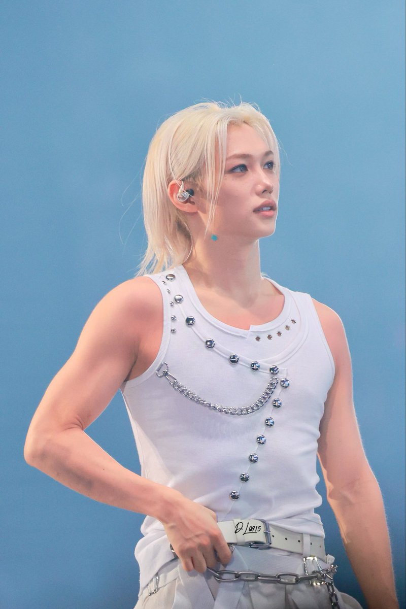 snowracha's tweet photo. has he been working out or 👀 https://t.co/djzr4Gp4VR