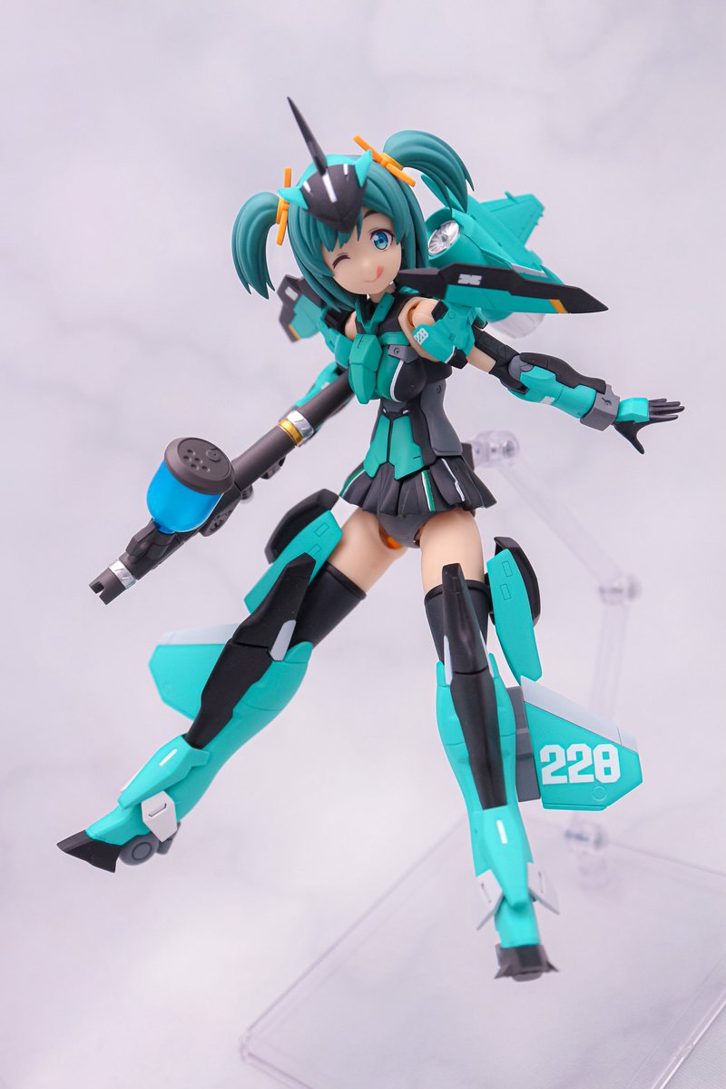 Yoshuan_shiopan's tweet photo. 本日発売の「フレームアームズ・ガール 3Dコレクション」にて
「寿 武希子 アリス•ギア•アイギスver.」の作例を担当させて頂きました。
また、以前に担当した「スティレット M.S.Gモード」も再掲載されております。
FAガール盛り沢山の1冊となっております！
#FAガール #コトブキヤ https://t.co/uyKIctIr1P