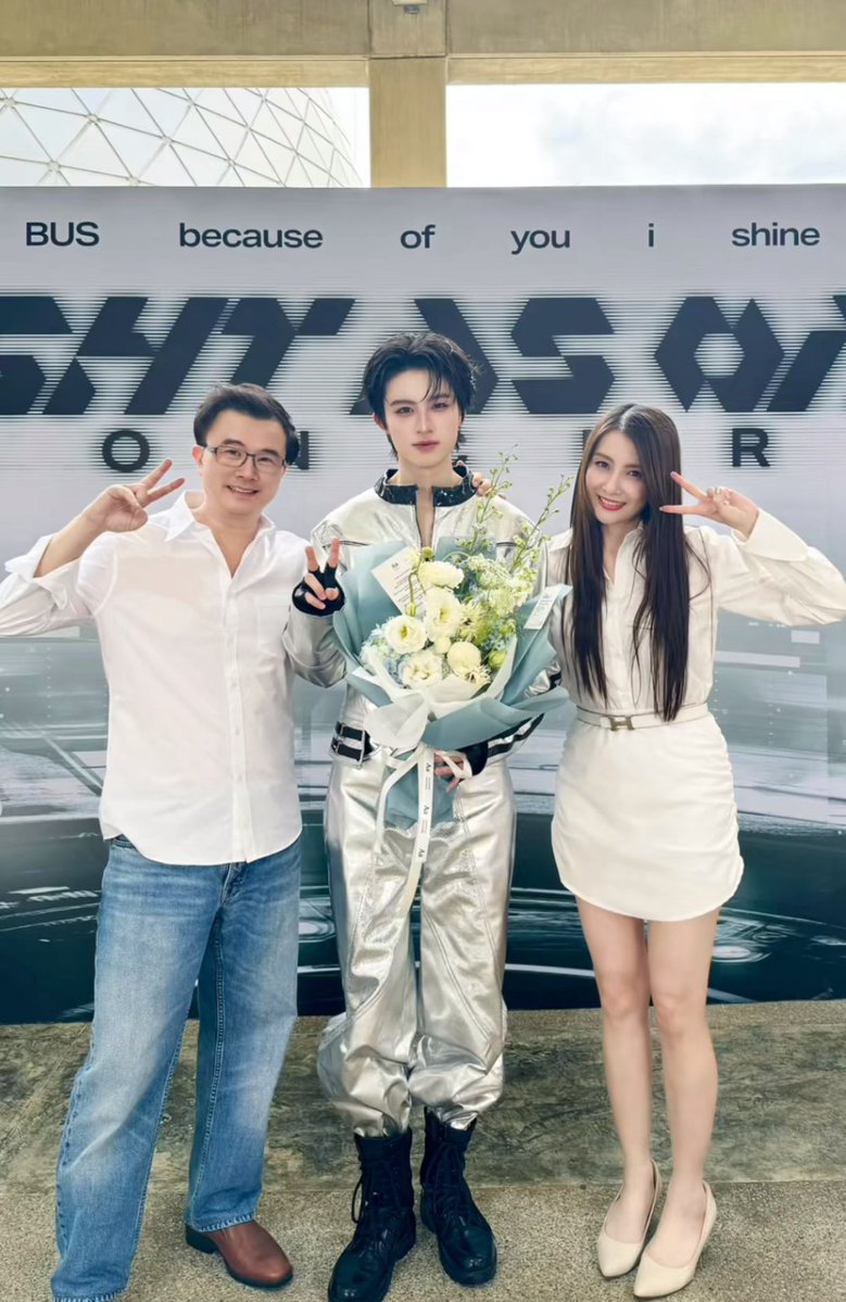sellymiia's tweet photo. เอเอนาดาว                                           เอเอบัส 

สูงเลยแหม่แม๊กับพ่อเอกแล้ว 😭😭😭😭 โตขนาดนี้ตั้งแต่เมื่อไหร่ https://t.co/eOllijB9Mj