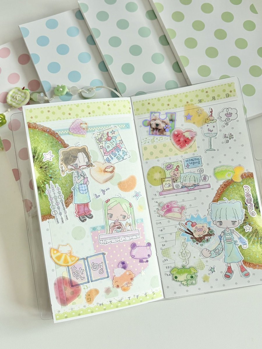 rosie_sticker's tweet photo. 트웬티에서 여름에 쓰기 좋은 귀여운 노트들 잔뜩 준비했습니다＞ω＜ 오늘 밤 7시부터 트웬티에서 판매예정이에요!
#rt 원하시는 노트 두권과 커버 보내드릴게요!!
https://t.co/Mkiwd4sjkq https://t.co/V5fJr63r9O