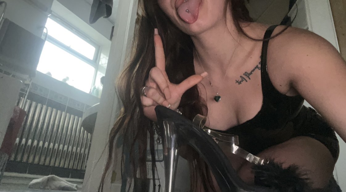 GoddessMeg1994's tweet photo. Mmm… you’re such a weak, helpless little slut for my shiny latex ass, aren’t you?

You can’t help but be tempted to stroke for me…

While begging to be used as a seat by my divine self 😈

Findom findom paypigs tease joi cei cuck sissy pegging humanATM slave #findom #femdom https://t.co/9f1LEwN1qV
