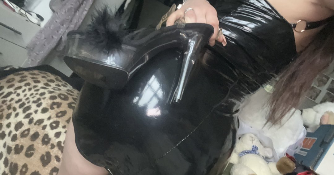 GoddessMeg1994's tweet photo. Mmm… you’re such a weak, helpless little slut for my shiny latex ass, aren’t you?

You can’t help but be tempted to stroke for me…

While begging to be used as a seat by my divine self 😈

Findom findom paypigs tease joi cei cuck sissy pegging humanATM slave #findom #femdom https://t.co/9f1LEwN1qV