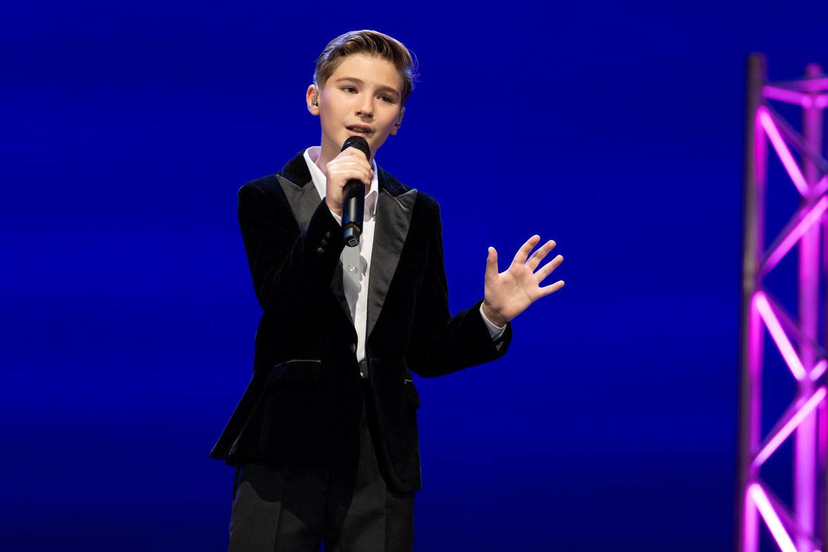 RTVE_Com's tweet photo. Lucas Paulano representará a España en #EurovisiónJunior 2026 🎶

🔸El artista, de 10 años, destaca por su técnica vocal, su sensibilidad y su capacidad para emocionar ✨

🔸El programa ‘@PerroAndaluzTVE by @_ManuSanchez_’ ha sido el elegido por @rtve para su presentación oficial

🔸El festival infantil tendrá lugar en Malta el próximo 24 de octubre

https://t.co/2AdW0fHIw4