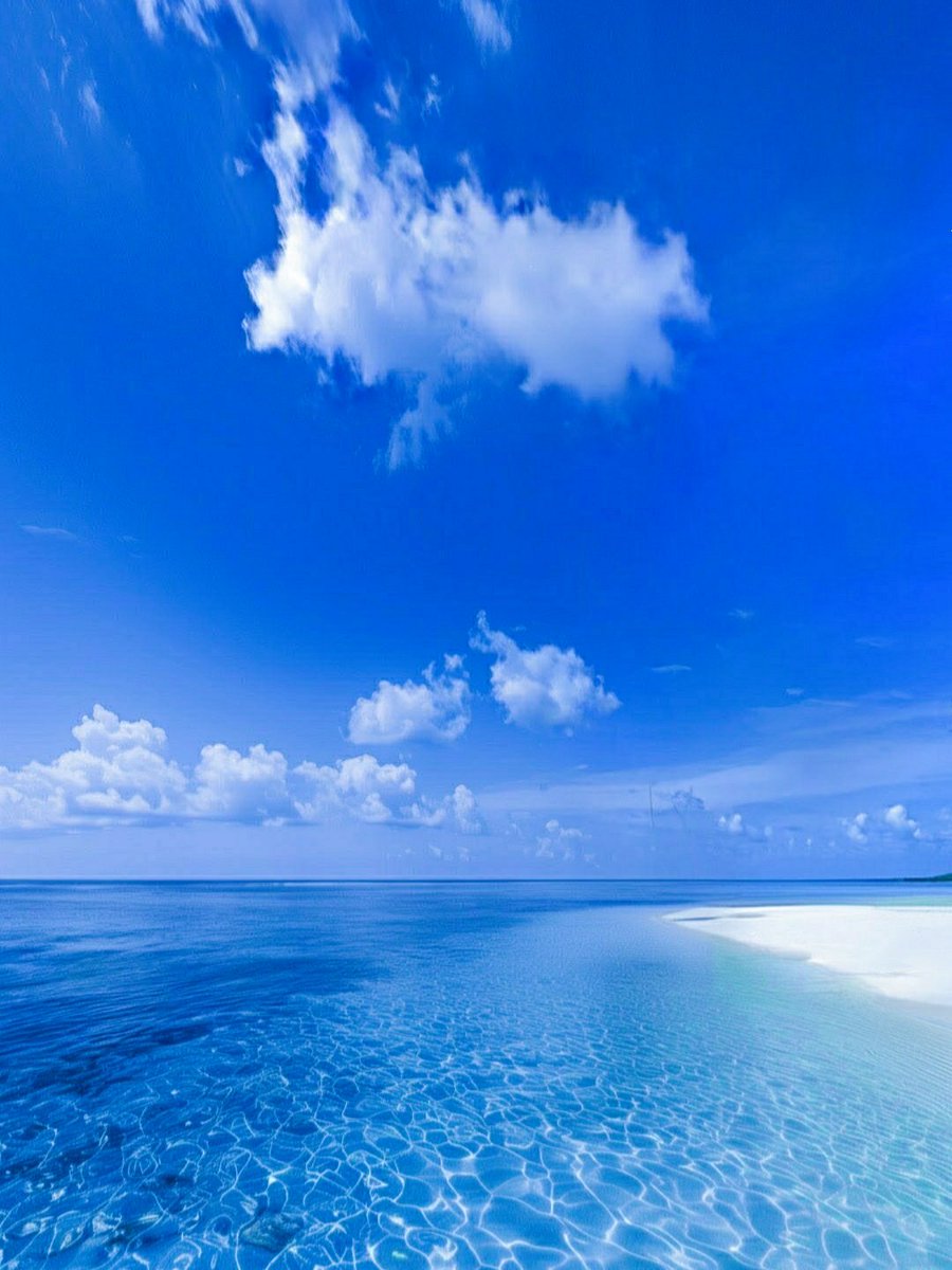 smile_u_u_sy's tweet photo. 心を癒やす青い海と空 https://t.co/0P6cf2b3XL