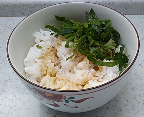 inomama2's tweet photo. 最近の #朝丼 (^_^)/
#食べるラー油丼
#うなぎのたれ丼
#ウインナー丼
#レタス丼

#朝食 #丼スタグラム #飯スタグラム https://t.co/TQWegdWJZl