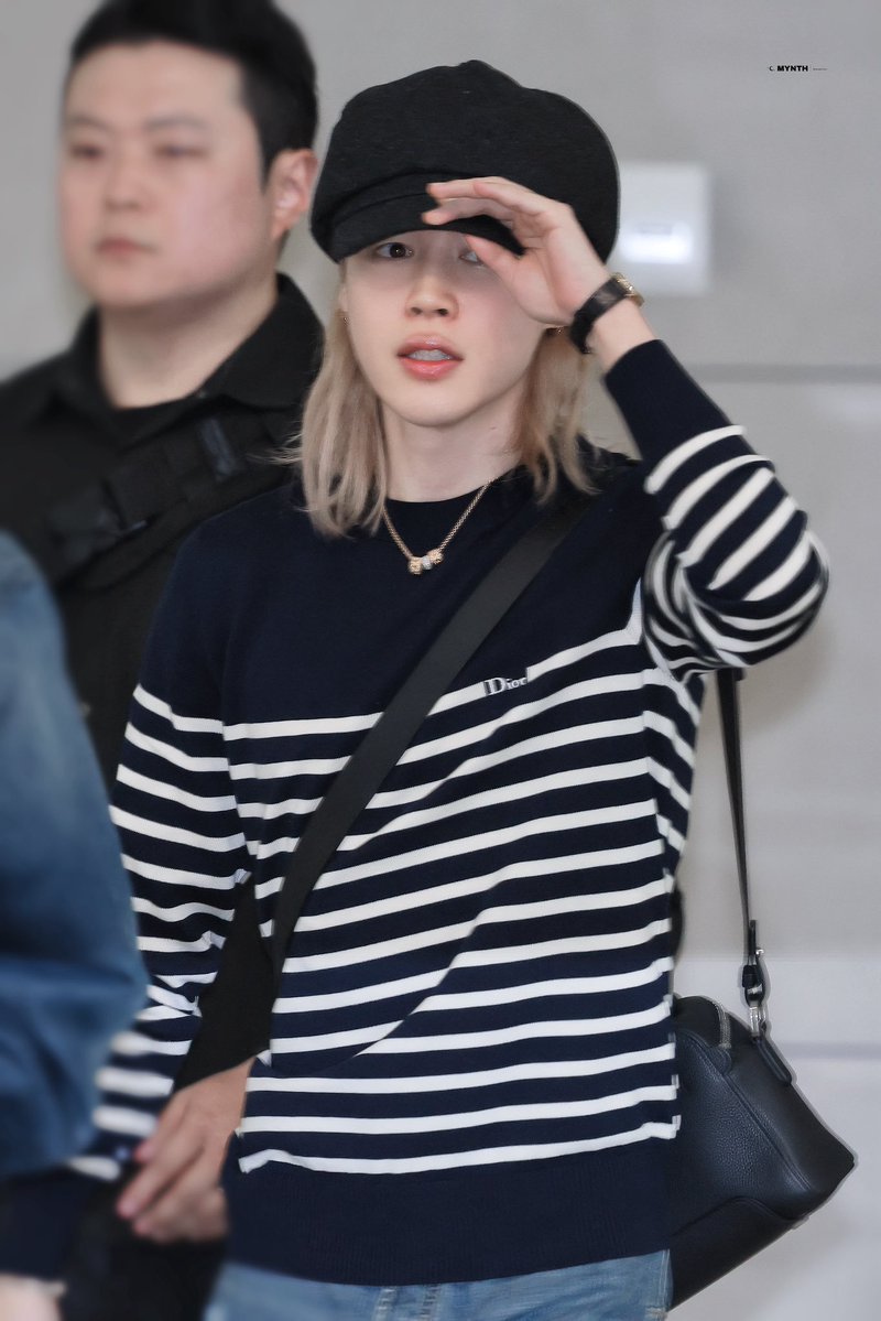 jmchartsmaster's tweet photo. The Dior striped sweater Jimin wore to the airport today is already SOLD OUT in most sizes. https://t.co/TKXCKGcSPf