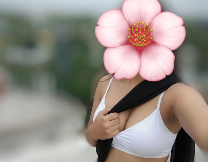 BanalataUncutx's tweet photo. Jumma Mubarak 🥰🥰

#exhibitionism #desi https://t.co/u0NlkqgHn0