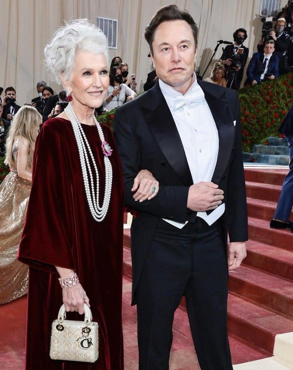 El3scjpm's tweet photo. @CrystalC19281 @astro_greek Drop your Answer 👇 

🌟 Would you attend a red carpet event with Elon Musk?

A)  Absolutely 😍
B)  I'd Pass 🤷 https://t.co/XqMMegb0SG