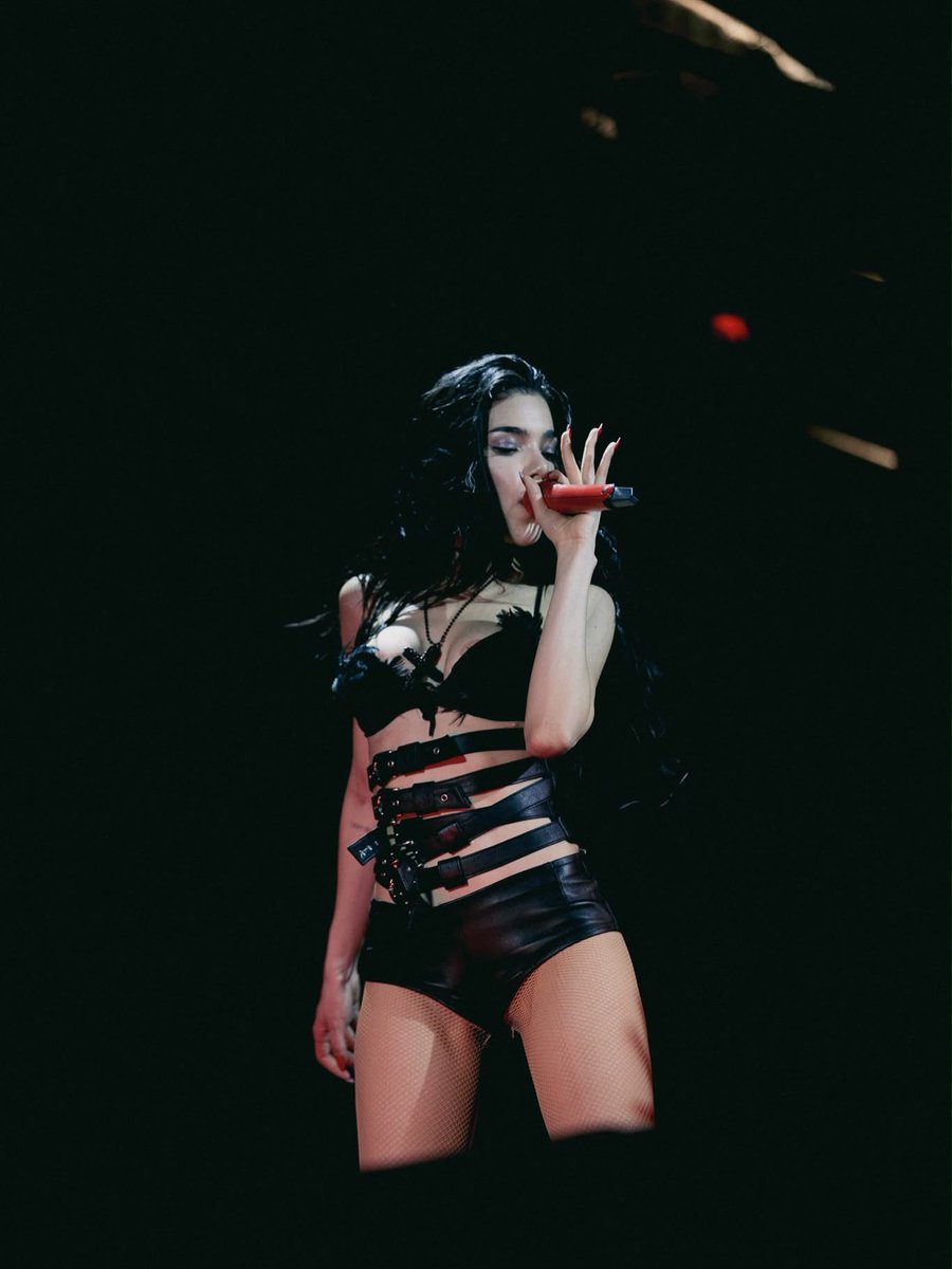 el_mas_keniinii's tweet photo. PopStar ⭐️💅🏻 https://t.co/y0DTNbhwUp