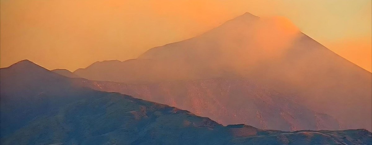 Rolf_Georg_E's tweet photo. Oje, der 🌋 #Ätna #Etna #Mongibello
Aua der letzten Nacht
31.07.26 https://t.co/2gPSFWsDwf