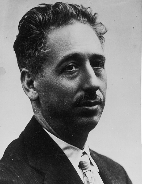 MovEsquerresCat's tweet photo. #TalDiaComAvui, fa 86 anys, el president Lluís Companys va ser detingut per la Gestapo per després ser lliurat al règim de Franco i afusellat pel règim feixista. No ho oblidem.
La seva dignitat i el seu «Per Catalunya!» continuen sent el nostre llegat✊ https://t.co/efoHLqZECu