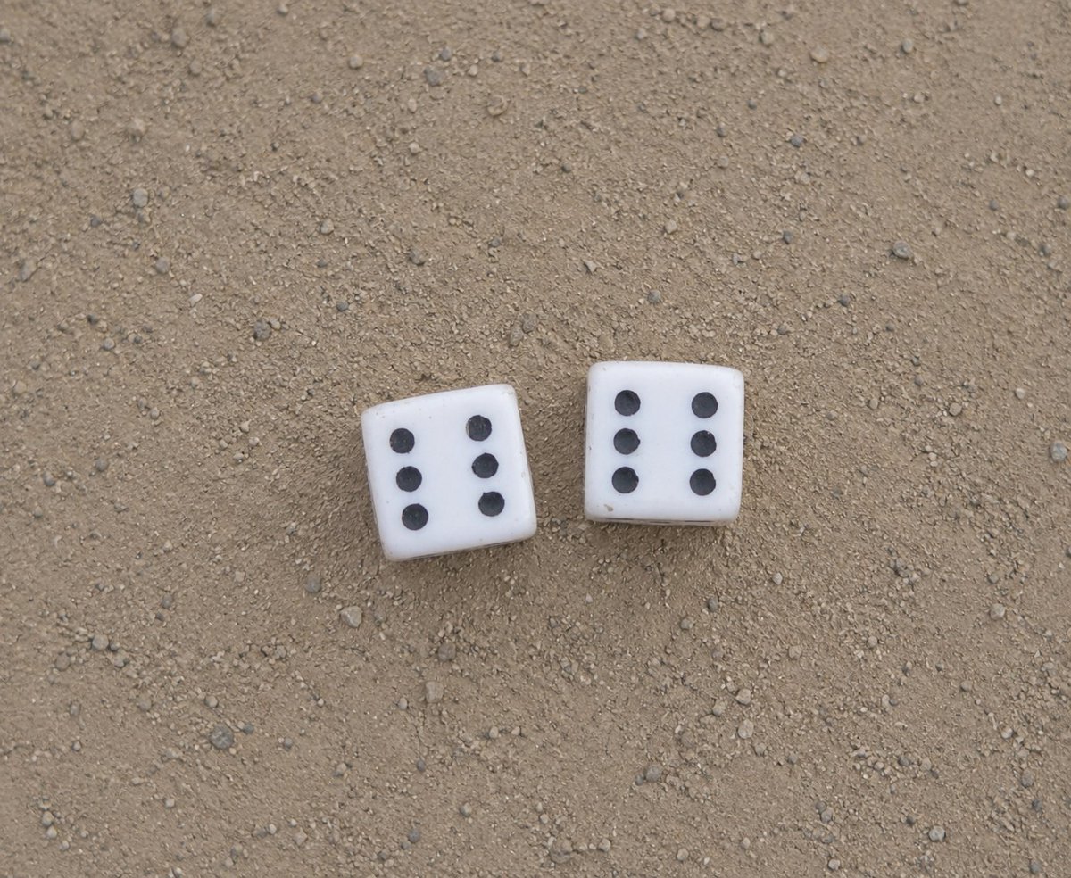 Ezechinyere_01's tweet photo. You don't lose hope when the dice is still rolling 🎲💯 https://t.co/nkJ6HMaK84