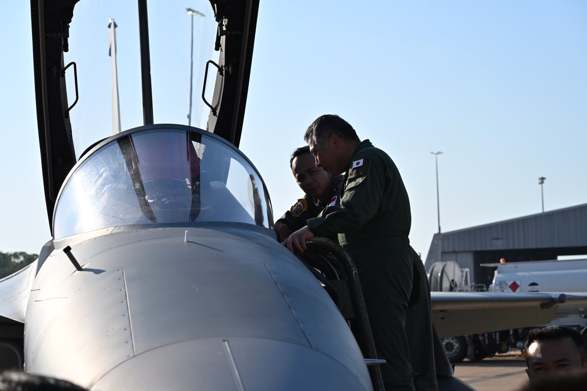 JASDF_adc_pao's tweet photo. We interacted with the Indonesian Air Force during #PitchBlack2026 !🇯🇵🤝🇮🇩
Through aircraft tours and discussions, we deepened mutual understanding and strengthened cooperation with participating nations.
#StrongerTogether
#ExPitchBlack https://t.co/oTO7CNMDh6