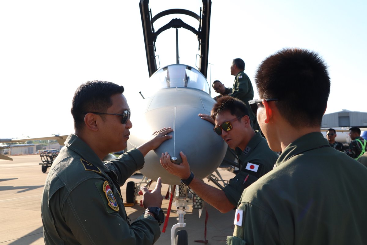 JASDF_adc_pao's tweet photo. We interacted with the Indonesian Air Force during #PitchBlack2026 !🇯🇵🤝🇮🇩
Through aircraft tours and discussions, we deepened mutual understanding and strengthened cooperation with participating nations.
#StrongerTogether
#ExPitchBlack https://t.co/oTO7CNMDh6