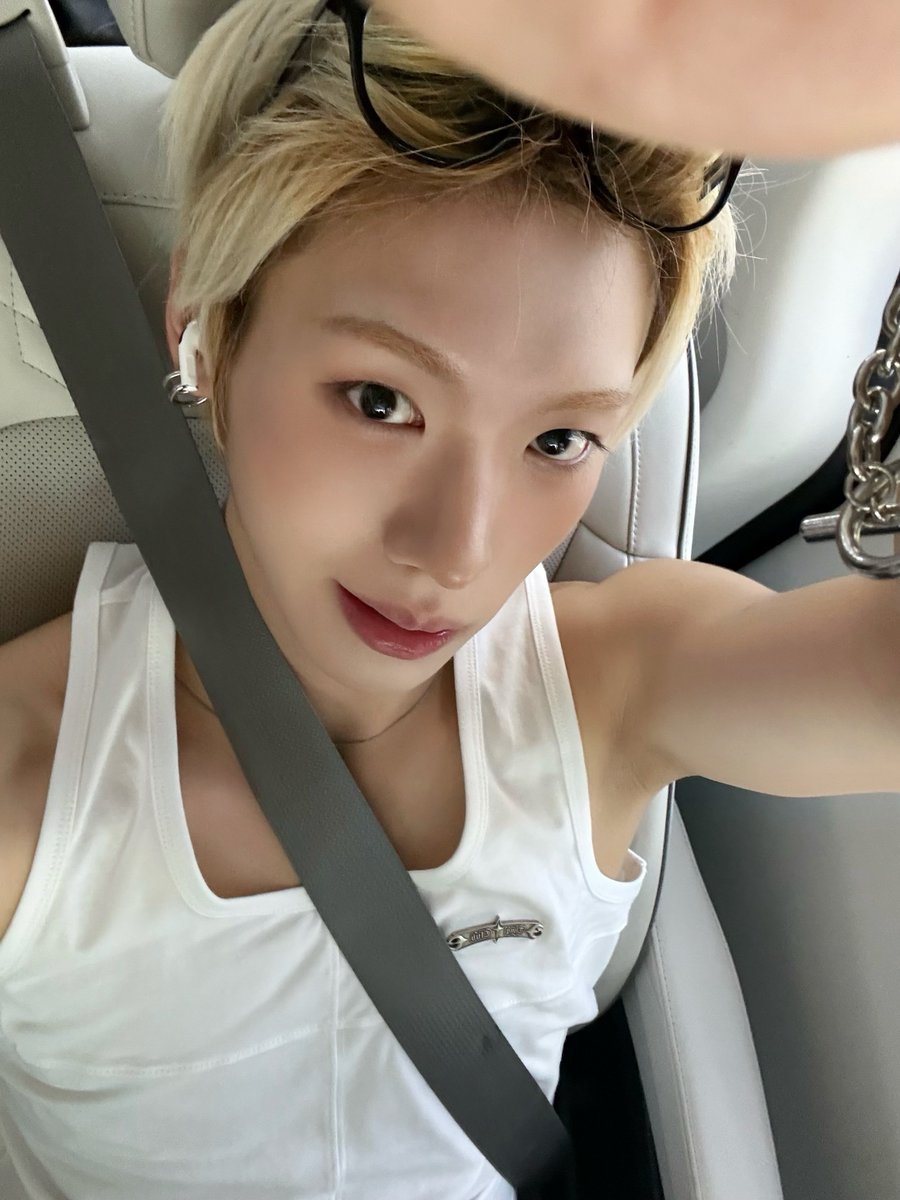 idntt_cosmo's tweet photo. 나랑 바다 가자

#idntt #아이덴티티
#unevermet #최태인 #choitaein https://t.co/MJ8TviqjC0