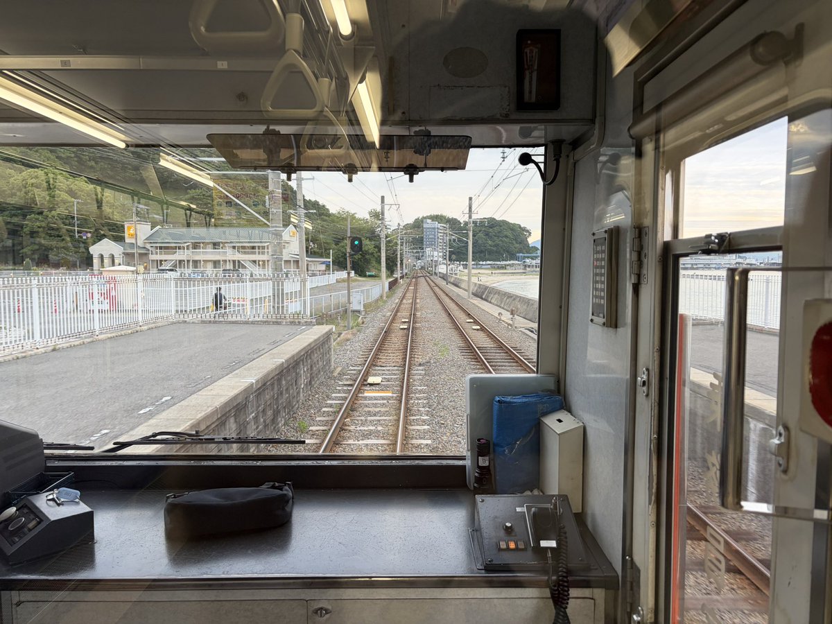 Yuukoma0107's tweet photo. これはどこの鉄道会社の何系でしょう？

ヒント：この駅の名前が分かればわかるはず
#いいねした鉄道ファン全員フォローする https://t.co/XyMjveGhhj
