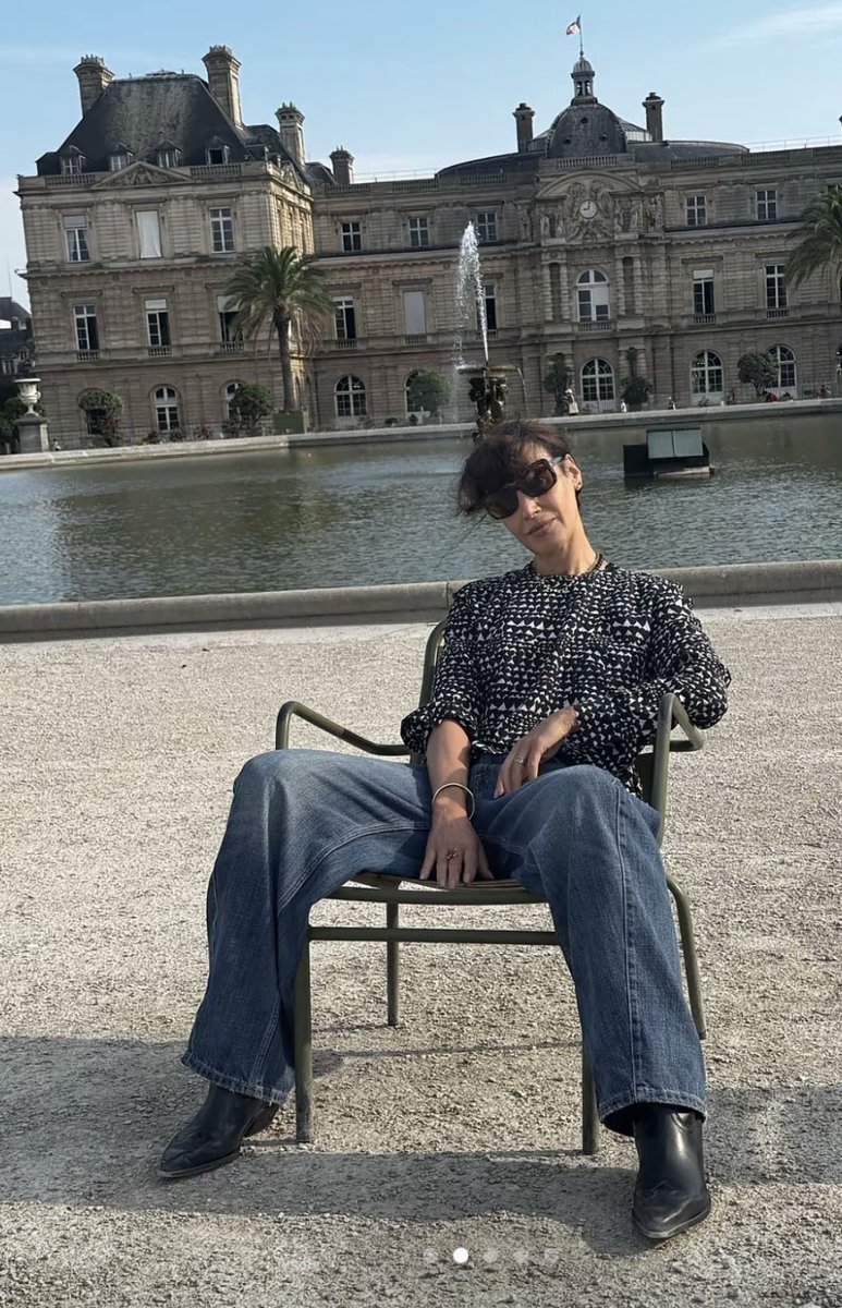Emélie🪐 tweet media