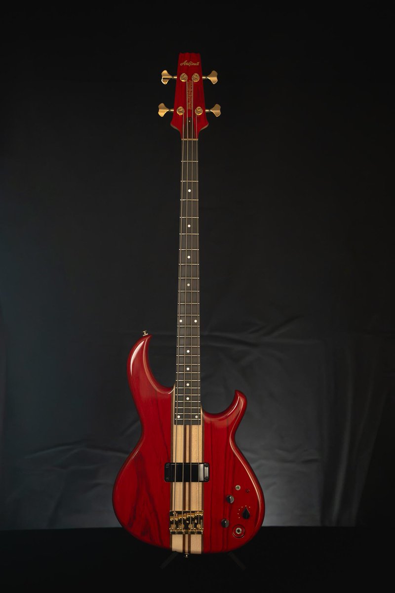 ARIA_GUITAR's tweet photo. ARIA PRO II
SB-1000
PR(Paduak Red)

メイプル+ウォルナット7プライのスルーネック、独自の
B.B.サーキットに加え、「スーパーバランスドボディ」を
再現。ボディエンドからカッタウェイ側へ向かいボディ
厚を薄くすることにより完成されたボディバランスを獲
得しています

https://t.co/zHAc4U1mst https://t.co/3bGzDA8rUo