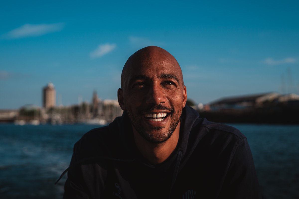 L2Actu_'s tweet photo. (Re)bienvenue parmi nous, Steven Nzonzi 👋🇫🇷

17 ans après son départ d'Amiens, le champion du monde est de retour en Ligue 2. 🔙⭐️⭐️

📸 @usldunkerque https://t.co/qUmpwYNnau