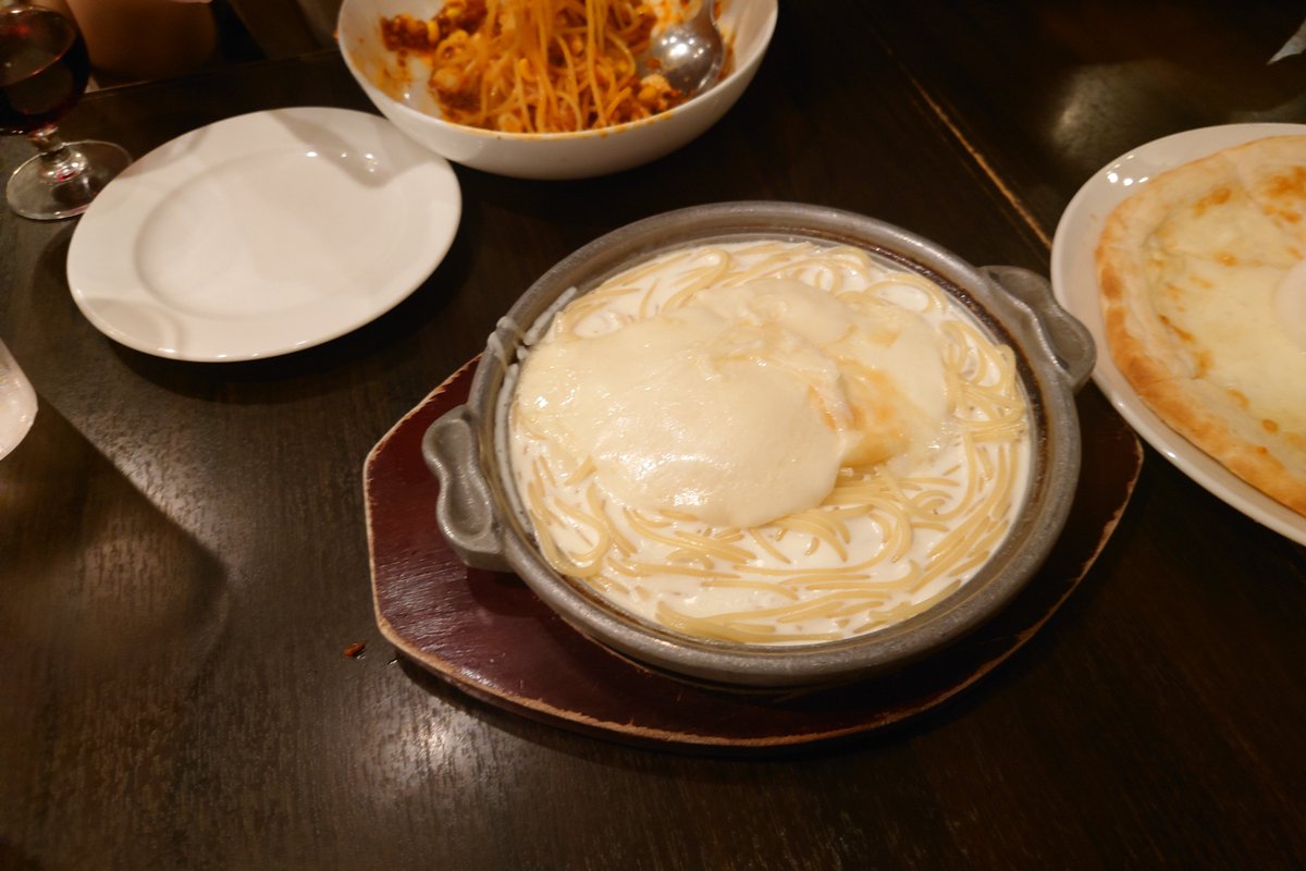 MM_IA_19XX's tweet photo. @tsukimi_tsuki_ クリームソースパスタ　ラクレットチーズかけ　美味しいけど結構なボリュームでした https://t.co/wE6JULzgVG