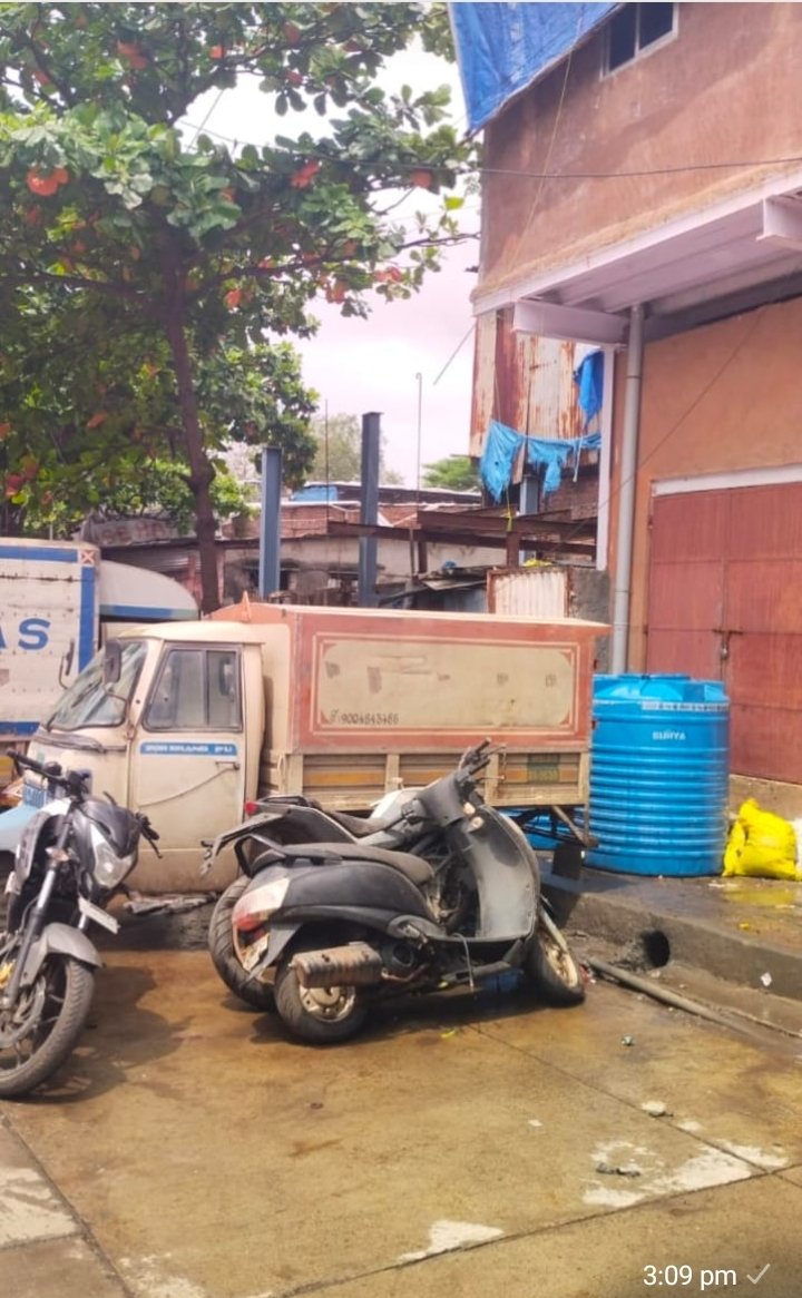 kha95166's tweet photo. Ward no 160 nariseva sadan road.homeguard samor on collacter land andhirut bandkam chalu ahe @mybmc.@mybmcWardL @TawdeRitu @colectormumbaisaburb https://t.co/iX2LKomJYz