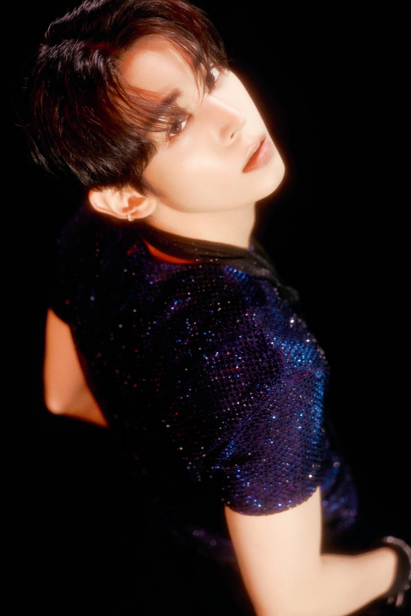 CUBE_NOWZ's tweet photo. NOWZ (나우즈) Digital Single [Achilles]  

Concept Photo 3
#현빈 #HYEONBIN 

🪩 2026. 08. 05. 6PM (KST) 

#NOWZ #나우즈 
#Achilles https://t.co/YbnYZxFgBC