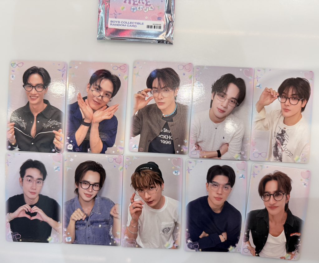 iambroccoli003's tweet photo. ฝากหิ้ว random card 2ซอง จากร้านนี้ค้าบ มาอุดหนุนแม่ค้าเยอะๆนะคะ

#รีวิวให้อัยมอปอ https://t.co/M3I7b2kmBN