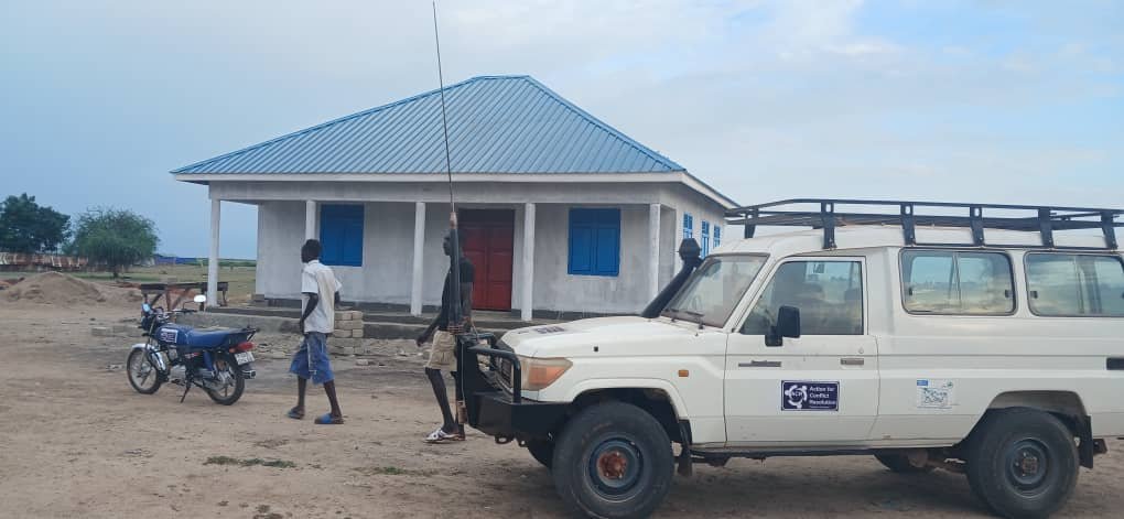 ConflictFor's tweet photo. Strengthening police and community partnerships relies on open dialogue, share responsibility for safety,and transparent accountability. With #UNMISS-Quick project on support law enforcement in Unity State through construction police Administration office. https://t.co/ySaBztL7Jt