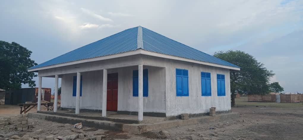 ConflictFor's tweet photo. Strengthening police and community partnerships relies on open dialogue, share responsibility for safety,and transparent accountability. With #UNMISS-Quick project on support law enforcement in Unity State through construction police Administration office. https://t.co/ySaBztL7Jt