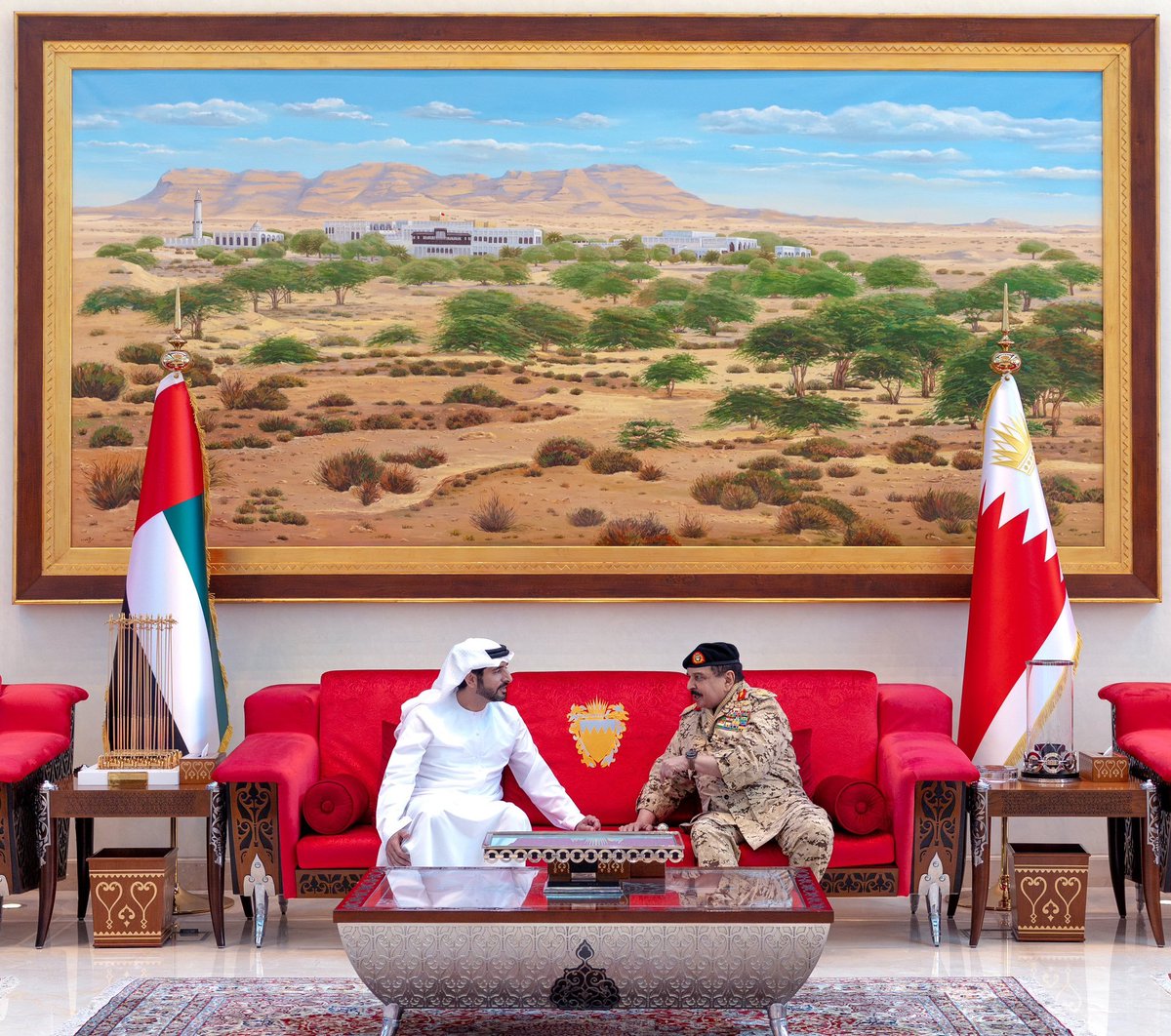 HamdanbinM3beo's tweet photo. His Majesty King Hamad bin Isa Al Khalifa of the Kingdom of Bahrain led the welcoming party for His Highness Sheikh Hamdan bin Mohammed bin Rashid Al Maktoum, Crown Prince of Dubai, Deputy Prime Minister and Minister of Defence. #faz3 #fazza https://t.co/UIDeyzoMDp