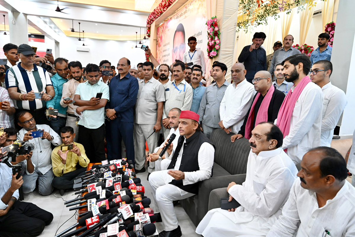 yadavakhilesh's tweet photo. https://t.co/dildJmGYWu