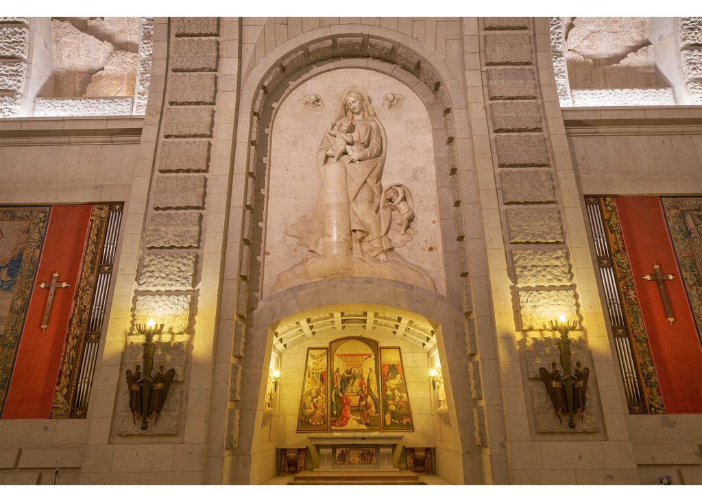 sanchezdelreal's tweet photo. Primer éxito de la invasión, coartar el catolicismo. Se acaban de suspender las fiestas patronales de Ceuta, celebradas en honor a la Virgen de África, patrona de la ciudad y bajo cuya advocación me pusieron al nacer. 
Virgen de África, protege a España de sus enemigos. https://t.co/4OXiM4KskR