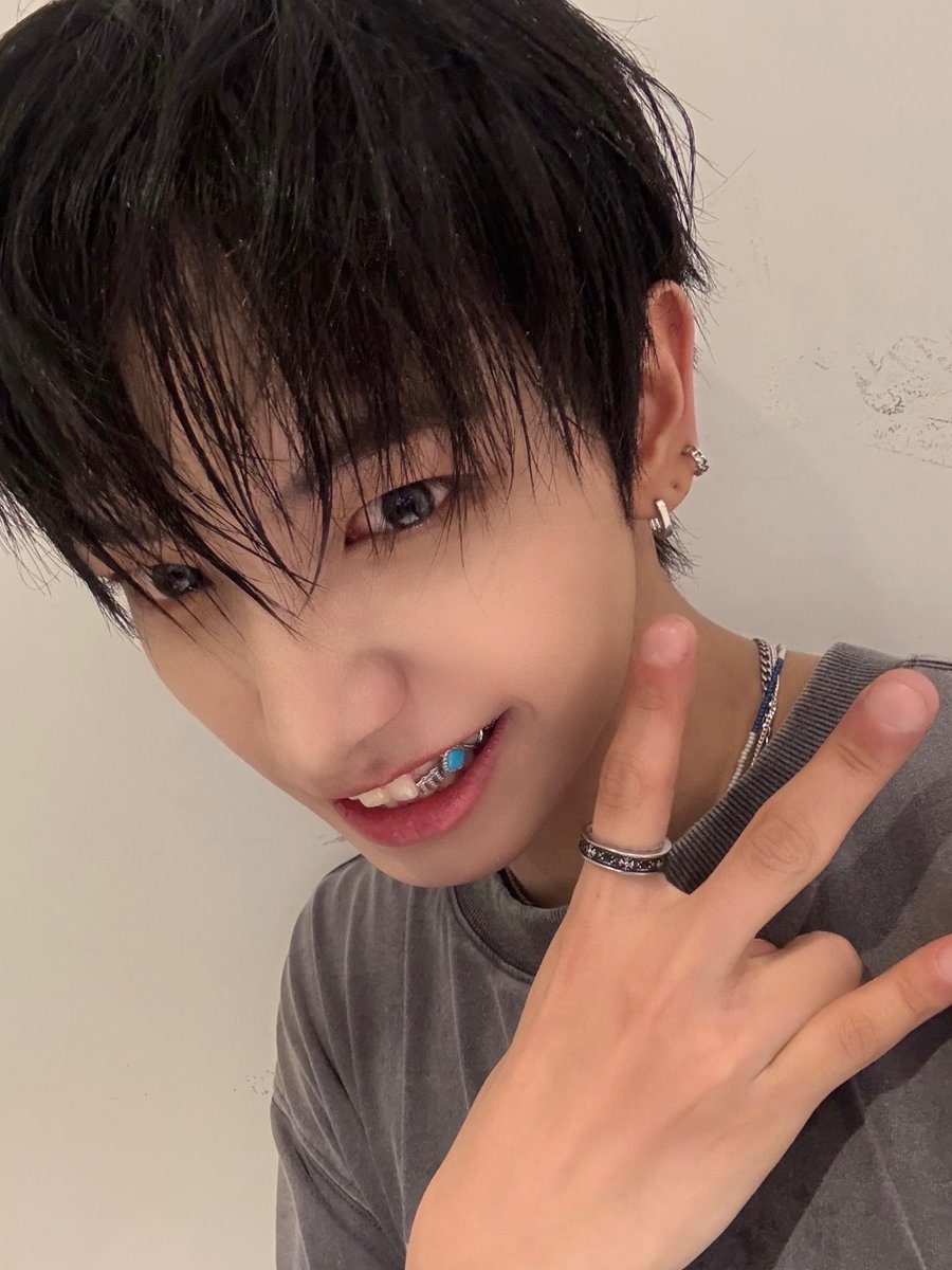 _myungliday's tweet photo. 재현넴… 저를 위해 중콘때 머리를 덮어주실수있나요 깐머도 정말 잌브지만 덮머파인 저를 위해 머리를 덮어주세요…… 까도어쩔수업지만🥺🥺 https://t.co/mxmeKoBv28