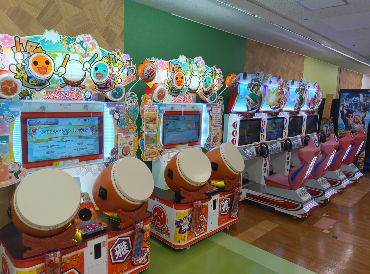 apina_takahashi's tweet photo. アピナ高梁店いよいよ明日オープン🎉
クレーンゲームやアーケードゲームなど盛りだくさん！
最新の人気景品から日用品、食品も超充実！

岡山県高梁市「ゆめタウン高梁」2階に誕生する新たなお出かけスポット、どうぞお楽しみに🌟

詳細はこちら👇
https://t.co/nFzipItik2
#アピナ #アピナ高梁 https://t.co/yQGnuRdty2