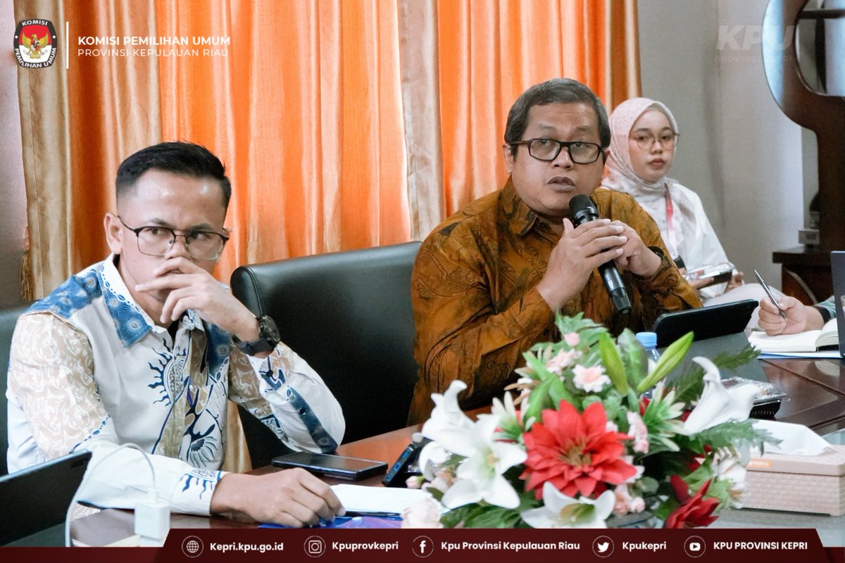 KPUKepri's tweet photo. #TemanPemilih, Ketua KPU Provinsi Kepulauan Riau Indrawan Susilo Prabowoadi menjadi keynote speaker dalam kegiatan pembahasan rencana penelitian bertajuk “Rekonstruksi Hukum Pemenuhan Hak Politik Masyarakat Pesisir Berbasis Kebijakan Afirmatif dan Partisipasi Lokal” https://t.co/ldmvqg5s8l