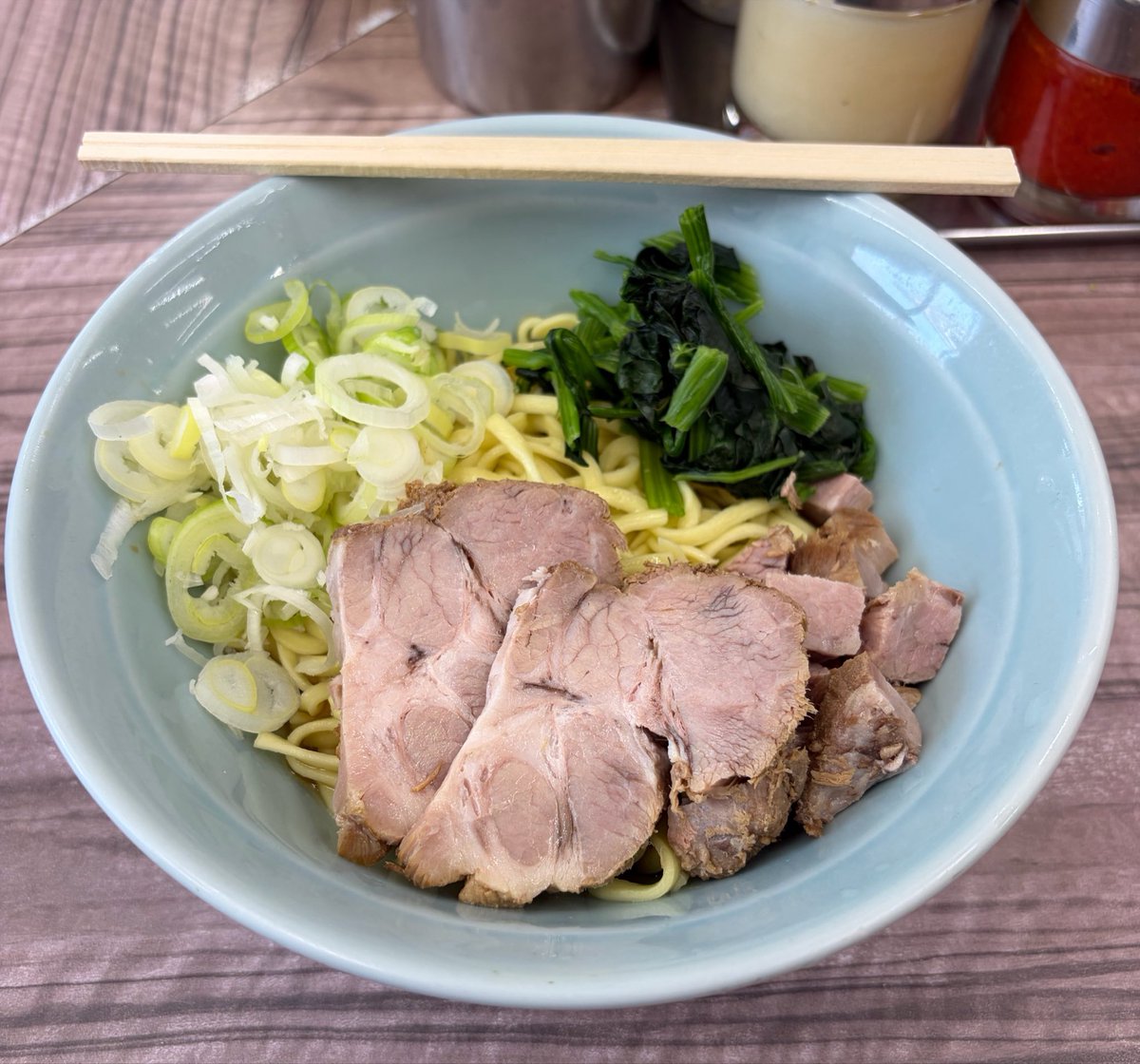 shofreedom2's tweet photo. 職場近くの武蔵家へ
思い切って油そばを注文
濃ゆすぎるし純粋に味が好みじゃなかったw
油そばは専門店一択かも... https://t.co/fY0Ty3Wvp4