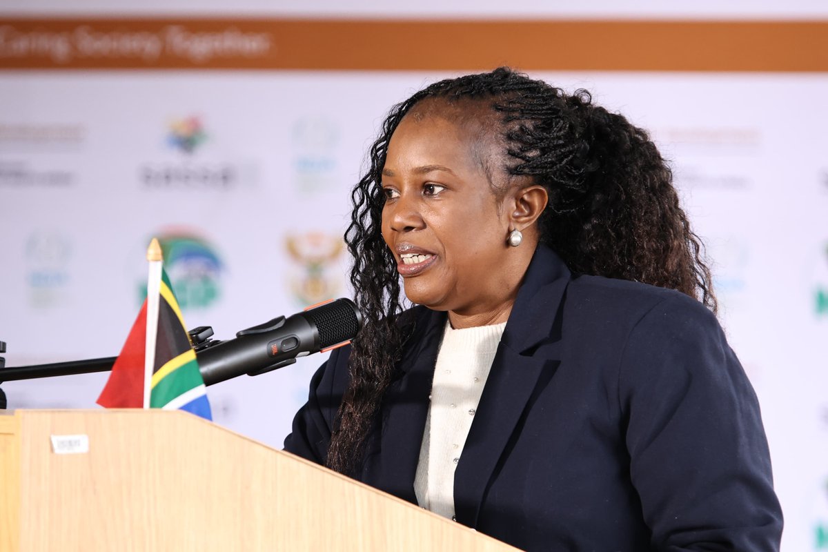 DOJCD_ZA's tweet photo. "Today we will be donating 600 school shoes to be distributed to different local schools" says Ms Neptune Masombuka from @RSASIU
#ColdFeetProject #GovZAUpdates #AccessToJusticeForAll #AWorkingNation https://t.co/kcK5Fugiwt