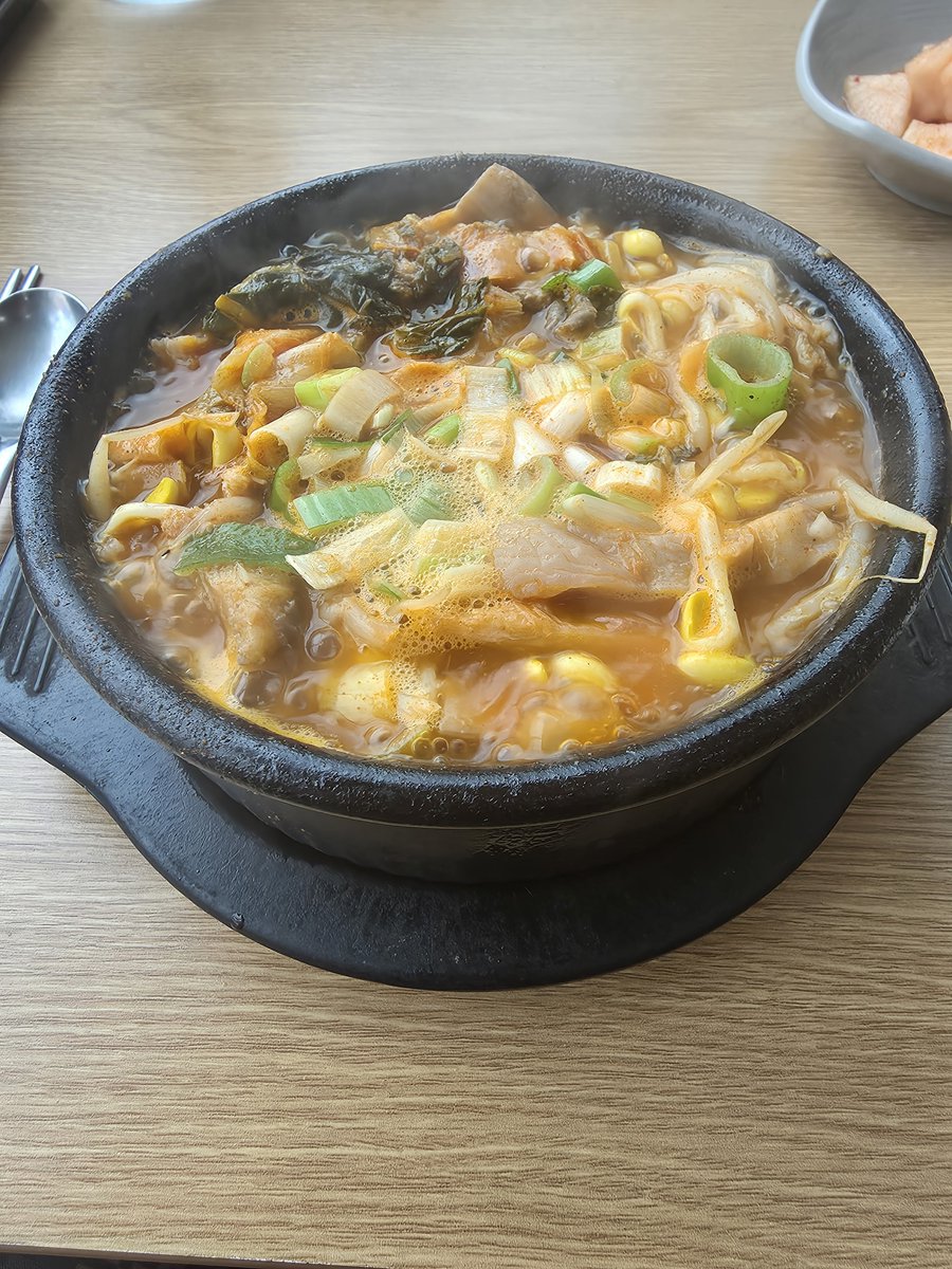 SUN_8748's tweet photo. 오늘점심~ https://t.co/jSf4Xn52U9