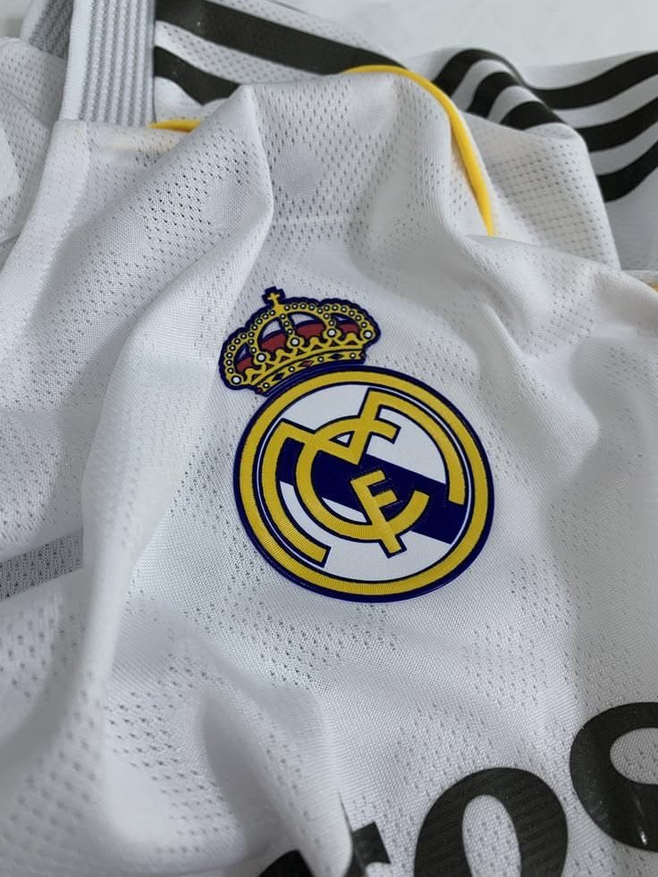 madridenapuros's tweet photo. Amo a Vinicius y a algún jugador más de la plantilla actual. Al igual que amé a muchos anteriormente.

Pero aquí solo estamos por una cosa: el escudo, y nadie está por encima de él ni del club. https://t.co/QnHPLsk1s3