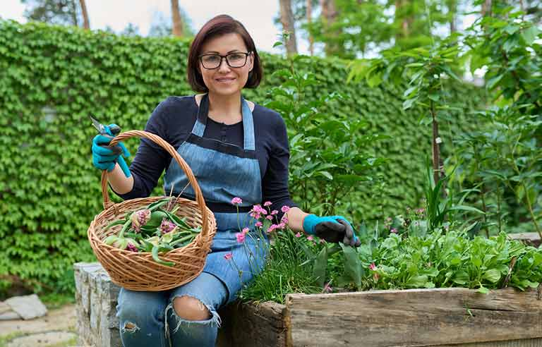VIVAOFFS's tweet photo. @WhiteHouse⚓️ ⛽️ - @FamilyNsc, @SafetyHealthMag, @HSMmagazine, @FamilySafetyVic, @HealthCareGov, @FoodSafetyMag, #Safety, #Combustible @Healthy #Halfdust Feeling stressed? Try gardening, @UF researchers say. https://t.co/M61d6ddigy https://t.co/fT1kQcsrwy