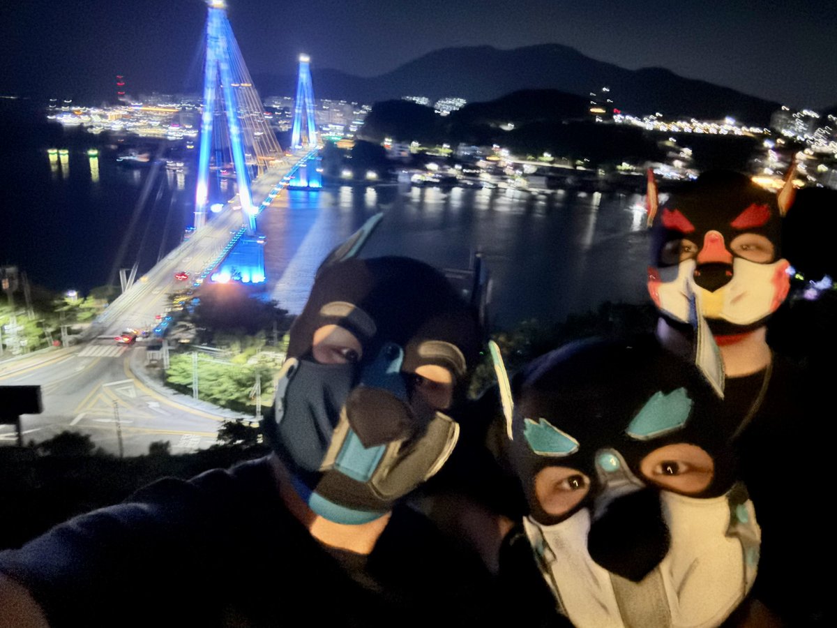 tndnjswlsh1's tweet photo. 여수 밤바다~🌉
@erus_photoalbum 
@pup_vero https://t.co/Mk1wzrZpD9