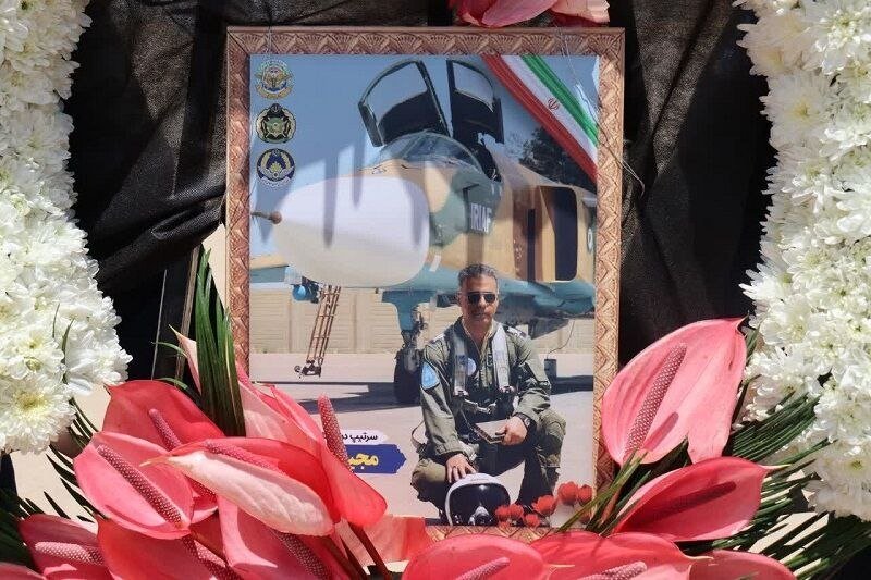 IranPress_eng's tweet photo. Brigadier General Pilot Majid Kazemi, the Iranian Su-24 pilot martyred during the strike on Al Udeid Air Base in Qatar, was laid to rest in Shiraz on Friday following a public funeral ceremony.
#Iran #Shiraz https://t.co/co4jqYJC2Y