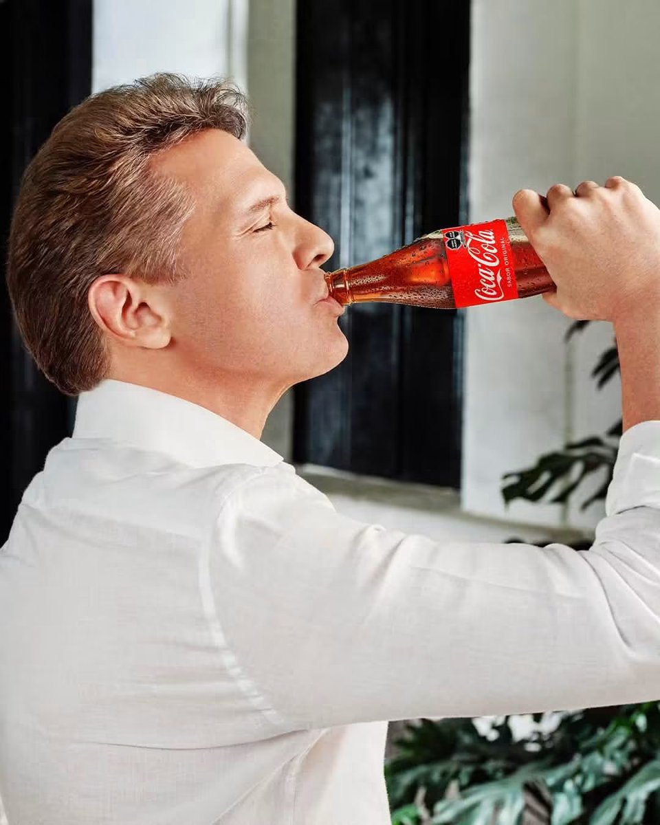 luismipy's tweet photo. 🫶🏻 Definitivamente Luis Miguel antes y ahora es la "Magia de verdad"  "Real Magic"
@LMXLM 
@CocaCola 
@CocaColaMx 
#LuisMiguel
#LuisMiguelYCocacola https://t.co/uikRSCqiTD