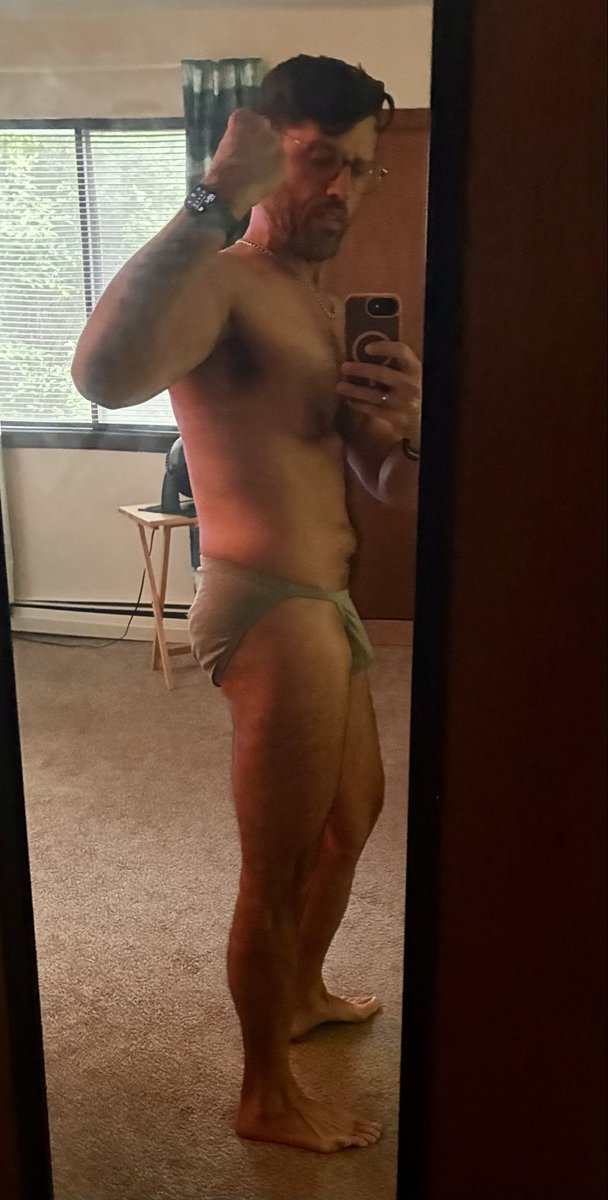 ZadDaddy78's tweet photo. TGIF u sluts now let zaddy have you! 💕🫦💓🌸 https://t.co/R2QcjwoF3S
