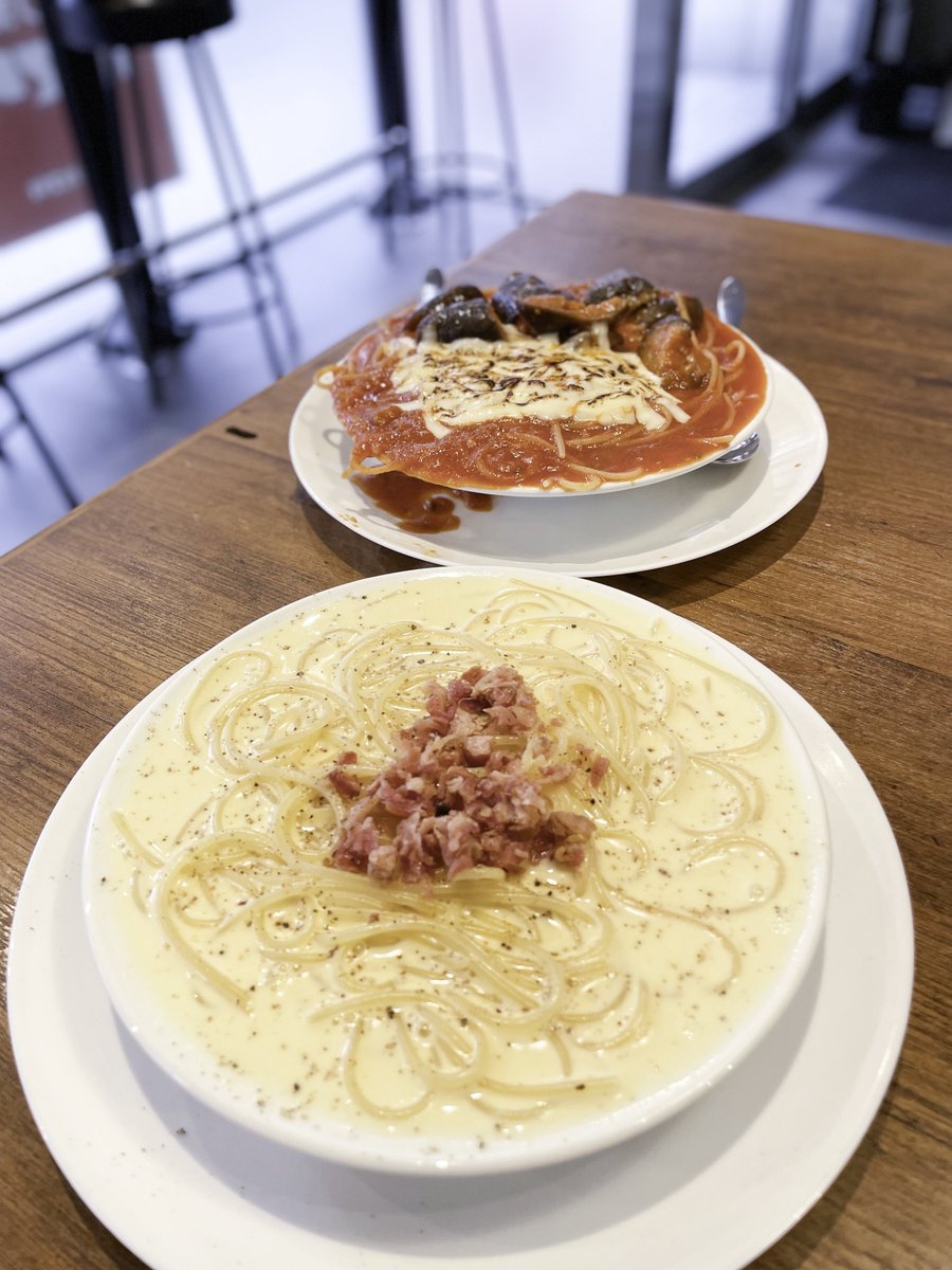 __nenecoco's tweet photo. ワイルドレッドパスタでカルボナーラいただきました🍴1人前200gで大盛り300g追加料金なしというボリューミーなパスタ屋さん✧私が好きな麺硬めのシンプルカルボナーラで美味しかった♡ https://t.co/keh06OTKNu