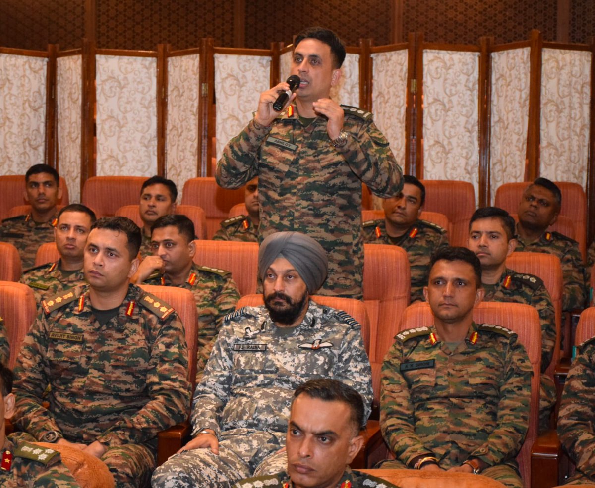 manojsinha_'s tweet photo. Glad to interact with our brave Indian Defence Forces officers from Higher Command Course. Their unwavering dedication, strategic vision and unmatched courage remain the bedrock of our nation's security. Proud of our armed forces. https://t.co/iJhKiJB7mL