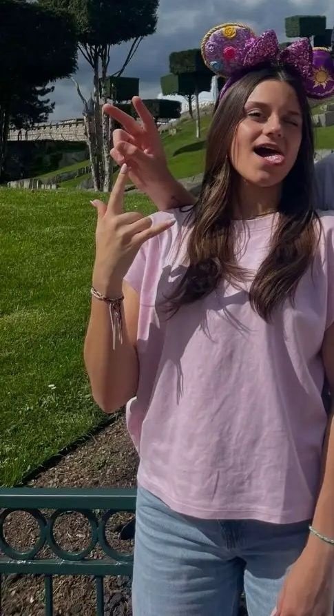 MRF_Queens's tweet photo. Je vous présente Noémie, elle a 18 ans c'est la pote d'un abonné. 😌 

Je pense que si des Marseillais passent ici, ils vont avoir encore plus envie de la démonter. 👀

Carte blanche en commentaire pour donner votre avis sur cette pute. 😈 

#Pote #IRL #Proches https://t.co/1BZg8SkgyH
