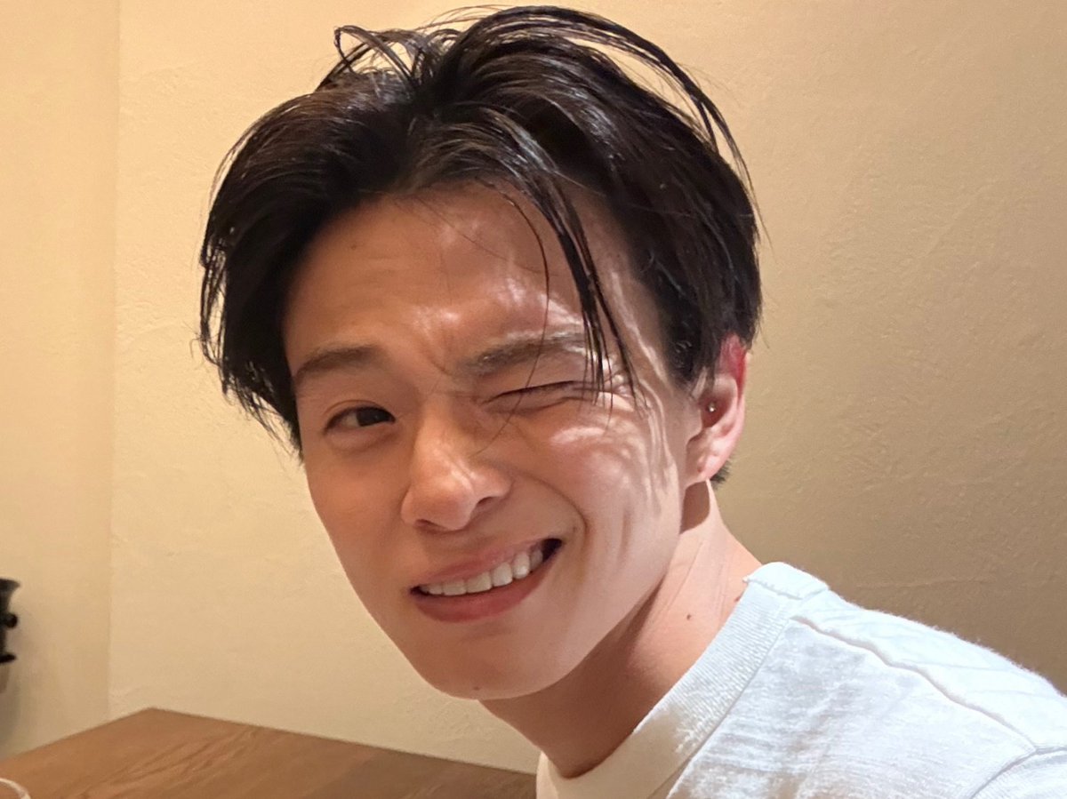 chipnuna's tweet photo. kansai hyungs😼 vs iksan babies🤏 https://t.co/DXGeTPy1Mv