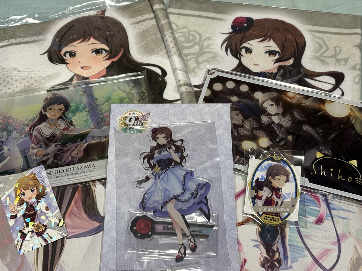 tatchii_'s tweet photo. アトレ秋葉原2階アイマスオフィシャルショップとコラボショップの戦利品

衝動のままに手を出して来月の自分を苦しめていくスタイル https://t.co/2DtFsxBzJF